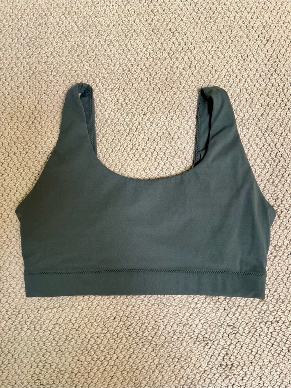 Everlane Perform Sports Bra